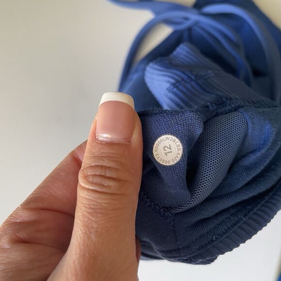 Lululemon Size 12 Blue Energy Bra Long Line Ribbed Medium Support B-D Cup - Picture 4 of 6